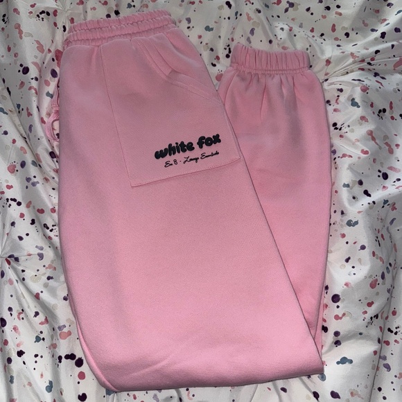 White Fox Sweats - Picture 1 of 2